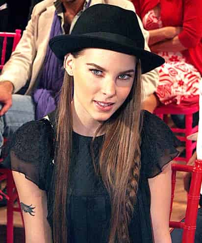 La actriz y cantante Belinda celebró su cumpleaños con amigos y familiares, e incluso habría engañado a su novio Giovanni Dos Santos con un compañero de la telenovela en la que actualmente participa, “Camaleones”.