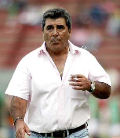Nacido el 7 de marzo de 1945 en Chile, Carlos Reinoso Valdenegro debutó en México como jugador del América durante un partido contra Atlante en 1970, encuentro que terminó con empate a un gol. (jammedia)