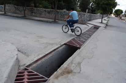 En espera. Los vecinos dicen que no quieren que se les pague el daño sino que tapen los huecos. 