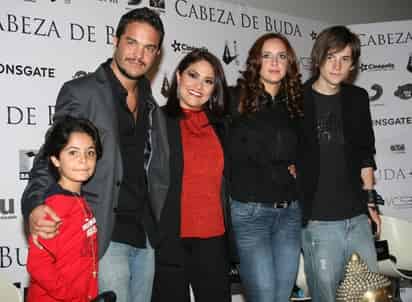El elenco. Los actores Alejandro Felipe Flores, Kuno Becker, Vanessa Bauche, Irán Castillo y Jesús Zavala protagonistas de la película Cabeza de Buda.  EL UNIVERSAL 