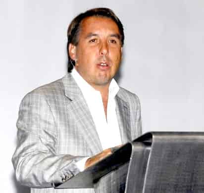 El presidente de Grupo Televisa, Emilio Azcárraga Jean, Dish pretende obtener los canales 2, 4, 5 y 9 de manera gratuita aun cuando sus usuarios si tienen que pagar una caja de decodificación.