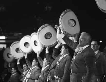 Gran dúo. Durante el homenaje que el Festival Cultural Revueltas realizará al compositor de música vernácula originario de Zacatecas, Tomás Méndez, el tenor mexicano Héctor Saucedo estará acompañado por el Mariachi México.