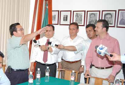 Protesta. El hijo del ex gobernador Maximiliano Silerio Esparza, Maximiliano Silerio Díaz, rindió protesta como Delegado Distrital del PRI en el municipio de Durango. EL SIGLO DE DURANGO