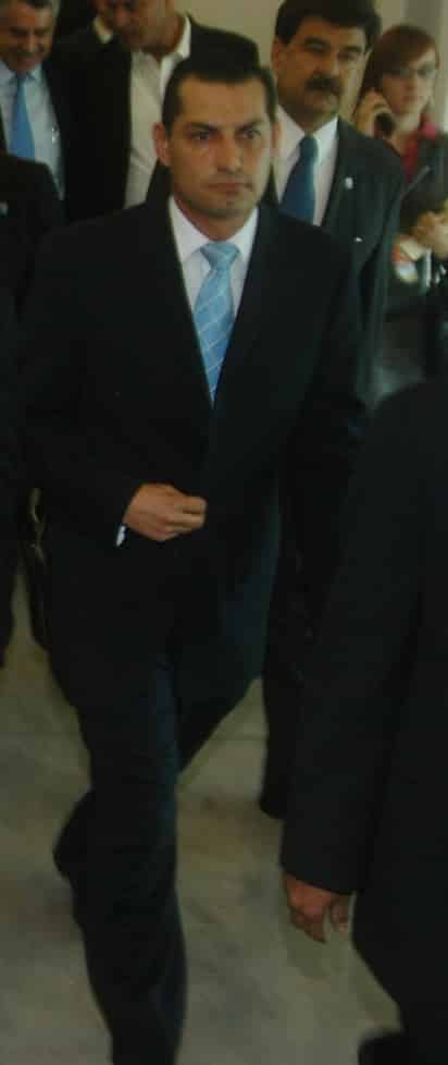 Negocios. El ex dirigente de Canacintra, Alfredo Herrera Deras, considera que Guillermo Mena Vázquez debe dar explicaciones.