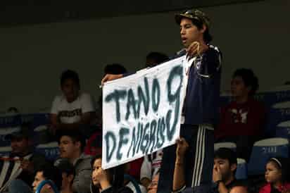 Aficionados de Rayados recordaron al 'Tano'. (Fotografías AP, El Universal y Jam Media)