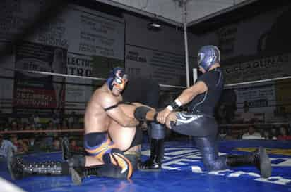 El sábado próximo se inicia la temporada de lucha libre en el Gimnasio Luis L. Vargas de Gómez Palacio. El Eterno y Auténtico serán parte del primer cartel. El Hijo de Pentagón en el Luis L. Vargas