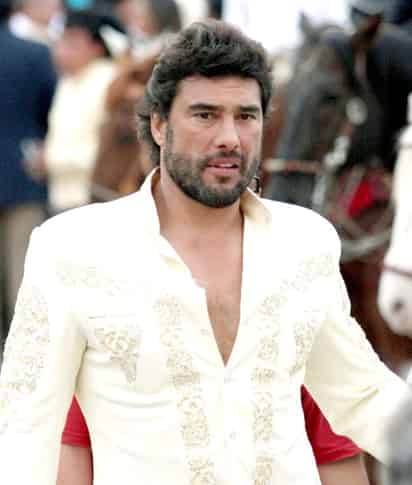 El actor Eduardo Yáñez, quien interpreta a 'Juan del Diablo' en el melodrama 'Corazón salvaje', encabeza la lista anual de los 12 hombres más sexys de México, entre los que se encuentran artistas, estudiantes, funcionarios y modelos.