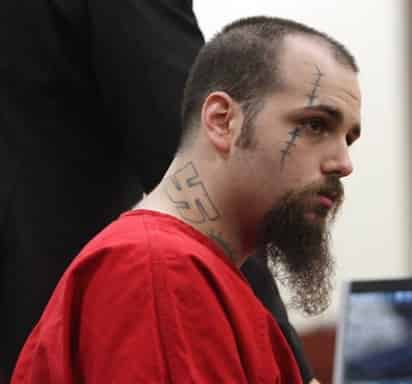 Un juez ordenó que el estado de Florida pague hasta 150 dólares diarios en cosmetología para cubrir la tinta con maquillaje durante el proceso por homicidio e intento de homicidio contra Ditullio, de 23 años. (AP)