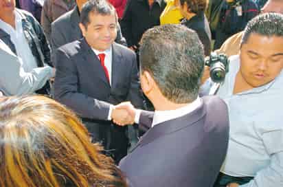 Los primeros. Eduardo Olmos dio a conocer la primera parte de sus colaboradores.