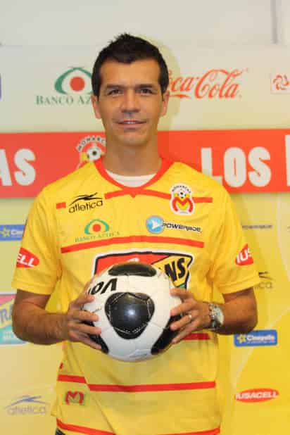 El delantero Jared Borgetti completará la sociedad goleadora de Monarcas Morelia con el colombiano Luis Gabriel Rey y el mexicano Miguel Sabah. (El Universal)