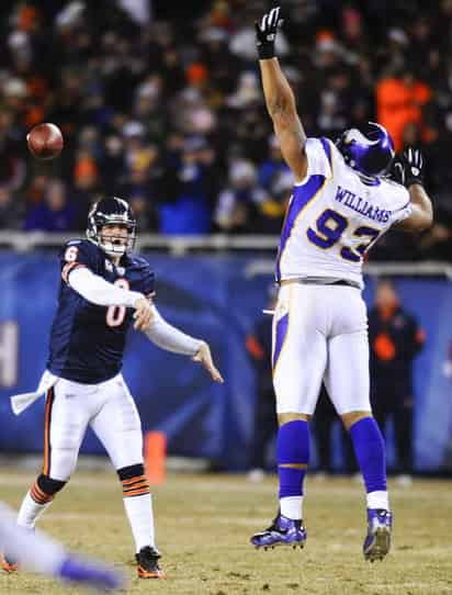 Jay Cutler lanzó su cuarto pase de touchdown para enfilar a los Osos de Chicago al triunfo sobre Vikingos. Jay Cutler lanza al triunfo a los Osos 