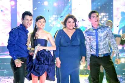 EL UNIVERSAL  Azul Rey. Integrado por la lagunera Hiromi, Jaccyve y Diego del Popular, el equipo cantó Como la Flor. 