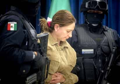 Detención. La SSP federal detiene a María Elena Ontiveros Mendoza 'La Güera', presunta integrante de la banda de 'Los Petriciolet'.