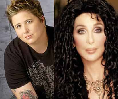 Chastity Bono, hija de Sonny Bono y Cher, es oficialmente un hombre después de cambiar su nombre, Chaz, y su género en la corte judicial de Santa Mónica (California, EU.), informó la prensa local.
