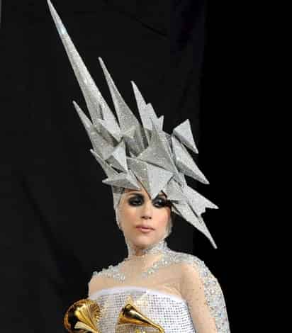 Además de su talento para la música, la cantante Lady Gaga quiere explotar su creatividad en el diseño.