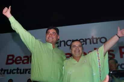 Visita. Paredes acompañó a candidatos en Gómez. 