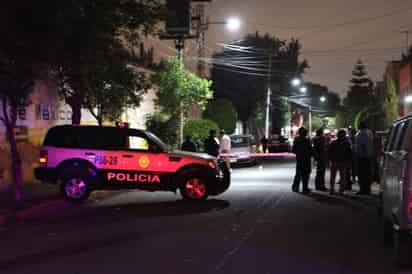 Violencia. Cuatro jóvenes fueron asesinados en las primeras horas de ayer, en la delegación Venustiano Carranza.  EL UNIVERSAL