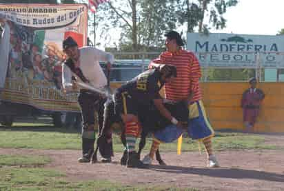 La comicidad de Cantimplas, El Polesía y Ramoncini se hará presente mañana en el Coliseo Centenario, durante la presentación de los Enanitos Toreros. Enanitos Toreros estarán 
