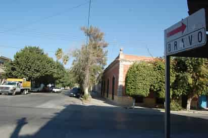 Bravo. Una avenida de Gómez Palacio fue nombrada en honor del  histórico personaje de la Independencia de México, Nicolás Bravo.