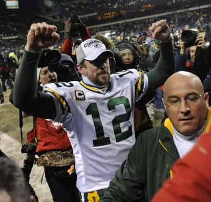 Rodgers aplaudió al entrenador de los Bears, Lovie Smith, y a jugadores como Chris Harris y el linebacker Brian Urlacher por defender a su compañero. Rodgers defiende a Cutler de críticas