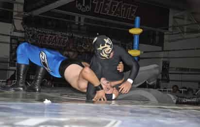 Una jornada de intensas acciones de lucha libre profesional se presenta hoy domingo en las diferentes arenas de la Comarca Lagunera. 