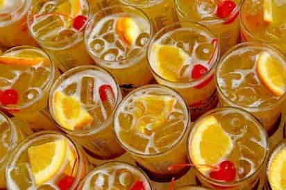 El doctor Frank Hu, indicó que hay alternativas a las bebidas gaseosas y aunque las bebidas dietéticas no son la mejor opción, su consumo moderado no tiene los efectos nocivos que se pensaban.