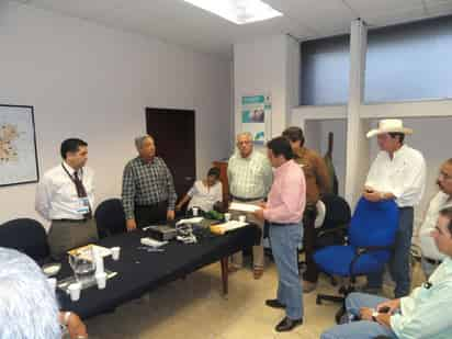 Piden apoyo. Productores de leche de la Comarca Lagunera, pidieron la intervención del gobernador y secretario de Agricultura de Durango.