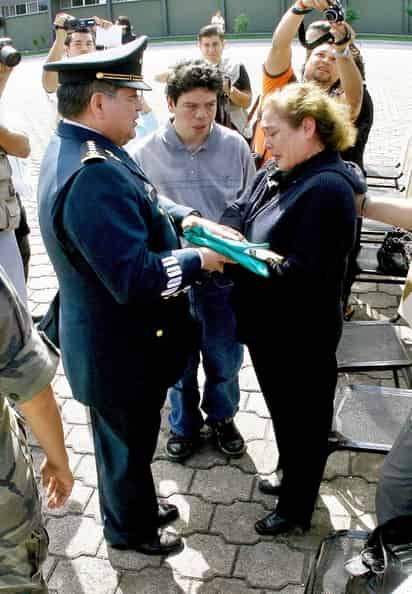 DifÍcil. Generales, jefes, oficiales y tropa del Ejército y Fuerza Aérea, esperan se esclarezca el crimen.