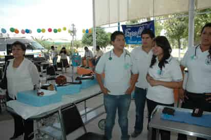 Hacen muestra. Instituto MEZE colocó módulos de información para alumnos de preparatoria.