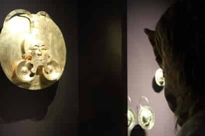 Aspecto de la exposición 'Oro sagrado. Arte prehispánico de Colombia', presentada hoy en el Museo de Bellas Artes de Bilbao.