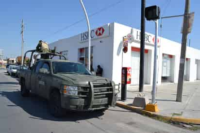 El asalto. Desconocen autoridades el monto robado en la sucursal bancaria, así mismo solicitaron información de las cámaras.  