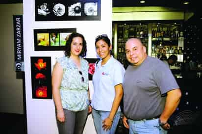 Miryam Zarzar, Eva Rodela y Miguel Espino. 