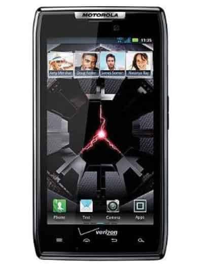 El Motorola RAZR tiene sólo 7.1 milímetros de grosor y competirá en el mercado de los teléfonos inteligentes.
