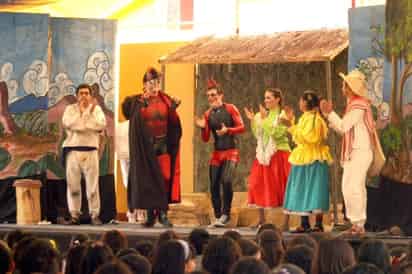 Los pastores a Belén corren presurosos…