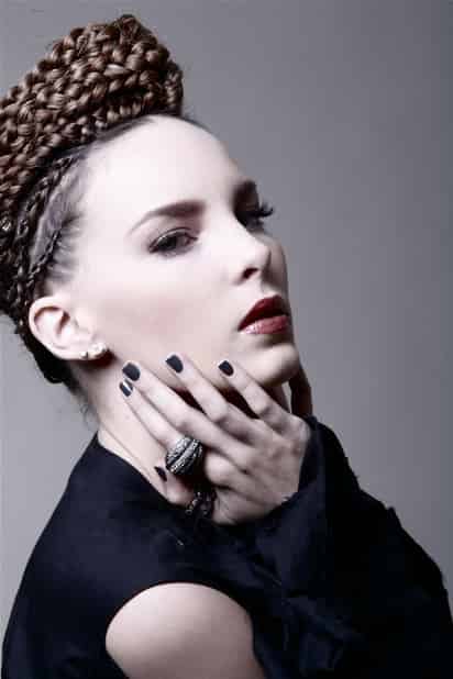 No acaban. Belinda sumará una demanda más a su larga lista.