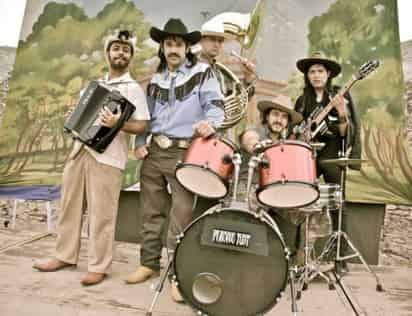 De gira. Aunque reconocen que no son cantantes, los actores emprenderán una serie de presentaciones.
