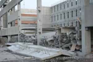 Imagen que muestra algunos de los daños ocasionados por el sismo. ARCHIVO