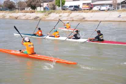 El equipo de canotaje de la categoría Juvenil Mayor que representará a Durango en la Olimpiada Nacional Infantil y Juvenil 2012 intensifica su preparación. Canotaje intensifica sus entrenamientos