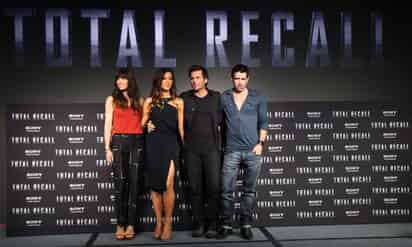 Vista. Jessica Biel, Kate Beckinsale, el director Len Wiseman y Colin Farrell promocionaron ayer la película en las playas de Cancún.