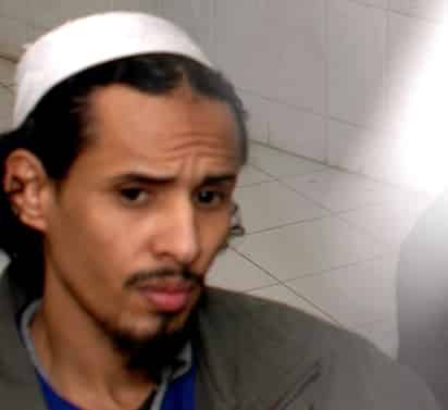 Muere. Fotografía de archivo  de 2005 donde aparece el líder de Al Qaeda en Yemen, Fahd al Qasaa, cuando asistió a una audiencia. 