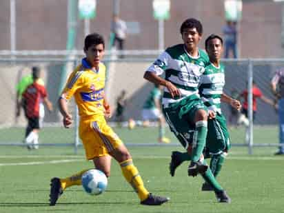 El Selectivo Sub 17 de Santos Laguna aportará al jugador  Ulises Rivas Gilio a la Selección Nacional Sub 17. 