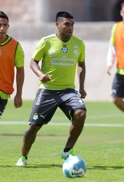 Santos Laguna continúa entrenando en doble sesión diaria en las instalaciones del TSM. Los jugadores acuden de seis en seis a sus exámenes médicos. Reporta Ludueña con Santos Laguna