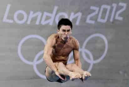 El clavadista mexicano Julián Sánchez estalló contra los dirigentes de la Federación Mexicana de Natación que lo dejaron fuera de la prueba individual de trampolín en los Juegos Olímpicos de Londres 2012. (EFE)