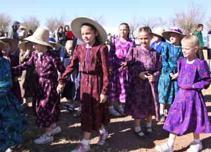 Reporta el gobernador de las colonias Nuevo Ideal y Santiago Papasquiaro que más de 500 personas vendieron sus animales y abandonaron sus comunidadespara radicar en Canadá y otros buscar trabajo en Chihuahua. (Archivo)