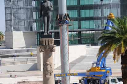 Queda instalada asta bandera en la Gran Plaza