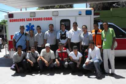 Festejan. El Cuerpo de Bomberos de San Pedro se festejó desde que comenzó el día con una misa y hasta caer la noche con cena. 