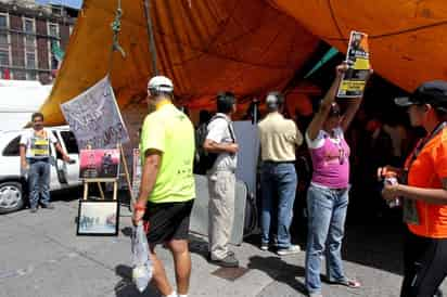 Los 10 bomberos despedidos informaron que también solicitan el pago de los salarios caídos, así como la dotación de equipo de protección personal y capacidad laboral. NOTIMEX