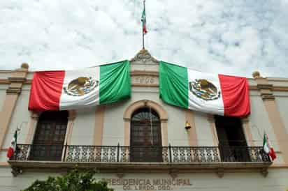 BANDERA AL REVÉS