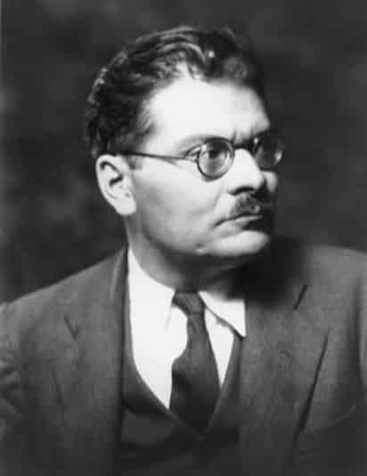 José Clemente Orozco falleció el 7 de septiembre de 1949 en la Ciudad de México, y fue sepultado en la Rotonda de los Hombres Ilustres, honor que, por primera vez en México, se dio a un pintor. INTERNET