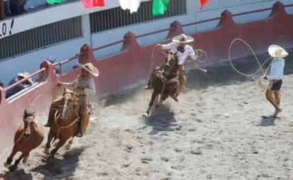 La charrería se festeja en México el 14 de septiembre y es calificada como un deporte nacional por sus características e impacto cultural. ARCHIVO